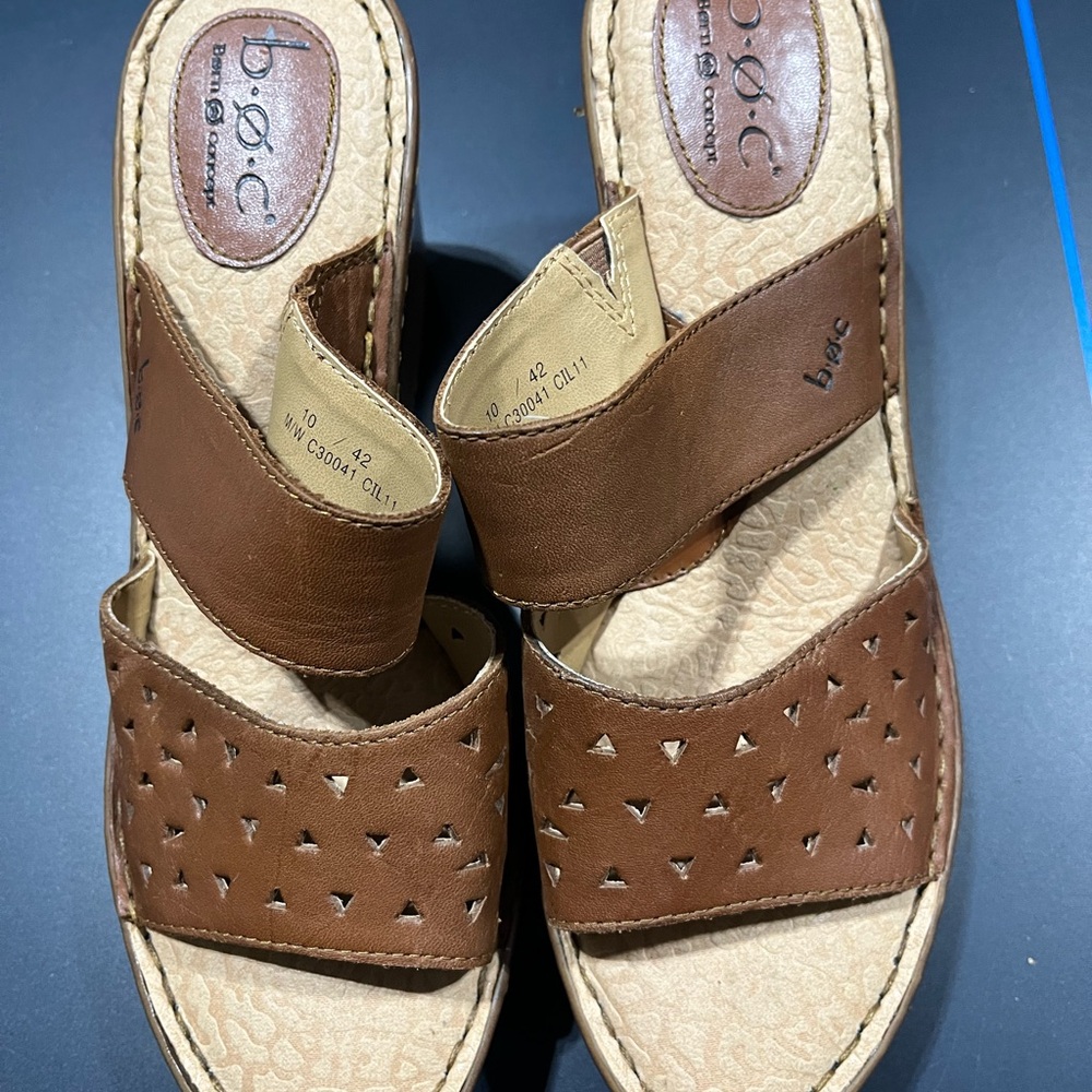 b.o.c. Women's Brown  leather Sandals